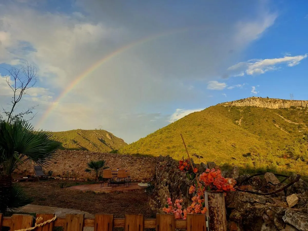 منزل الضيف Begues  في Corral D'En Romagosa إسبانيا
